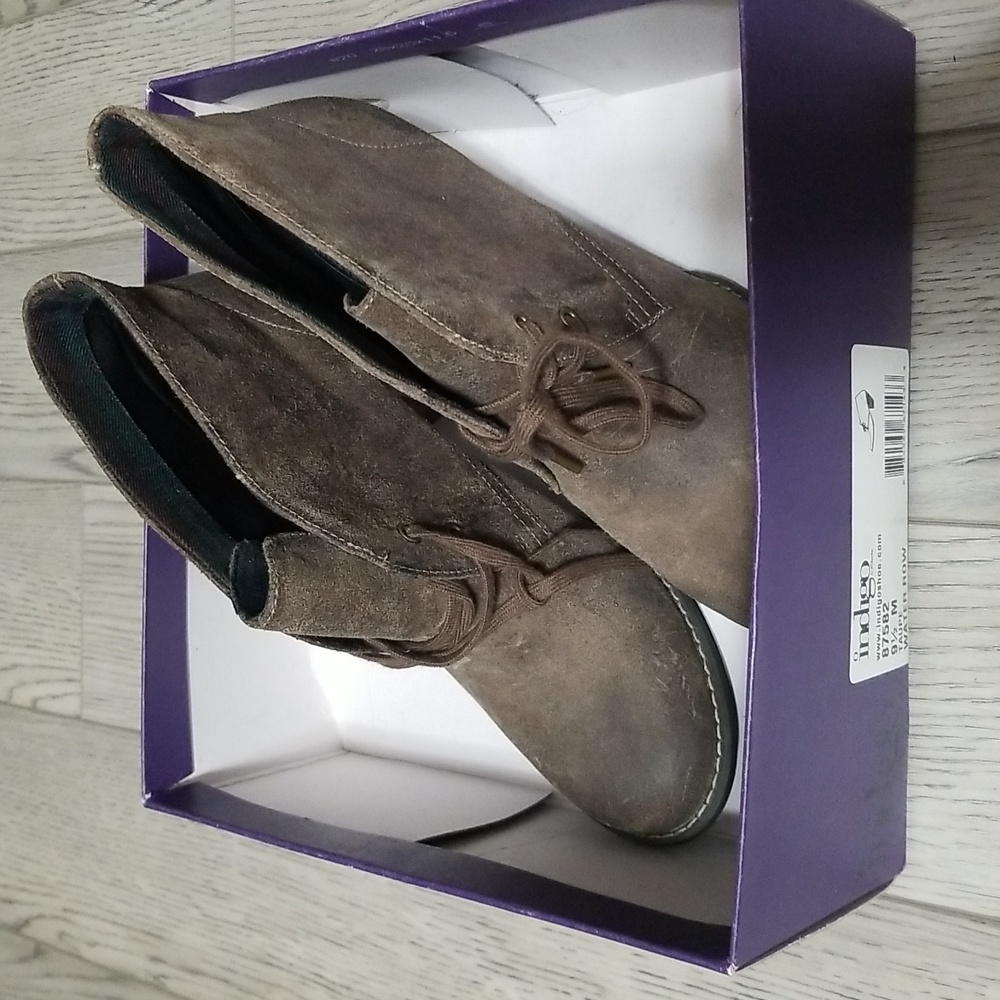 Indigo by Clark's heeled dark taupe boots